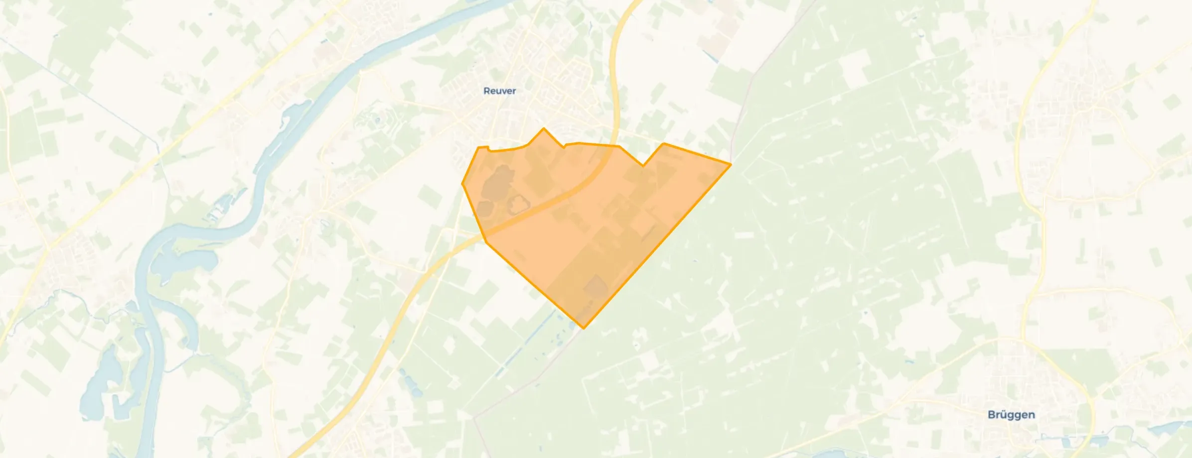 Kaart van Verspreide huizen ten oosten en zuiden van de spoorlijn