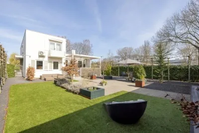 Vrijstaande woning te koop: 's-Gravenweg 325, Rotterdam