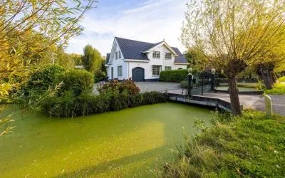 Twee-onder-één-kap te koop: 's-Gravenweg 80, 's-Gravenweg/Alexanderlaan Capelle Aan Den Ijssel