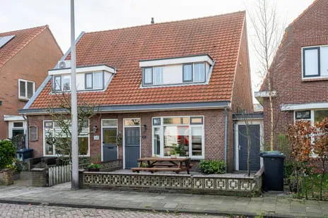 Twee-onder-één-kap te koop: 's-Gravenzandseweg 141, Opstal Naaldwijk