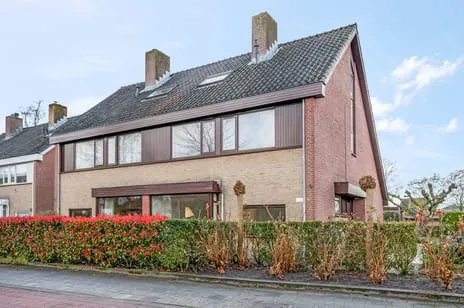 Twee-onder-één-kap te koop: 't Hazeveld 109, Zilverschoon/Oranjebuurt Nijkerk