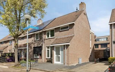 Hoekwoning te koop: 't Modderweidje 10, Waarland (woonkern) Waarland
