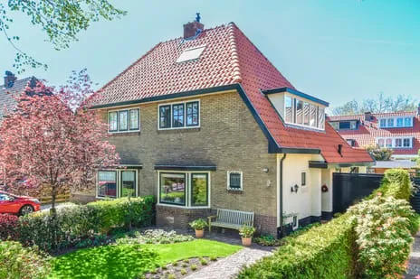 Twee-onder-één-kap te koop: 't Paadje 10, Zevenend Laren (Nh)
