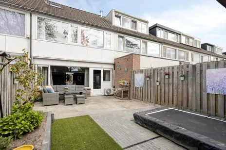 Tussenwoning te koop: 't Voorhuis 24, Dragonder Noord Veenendaal