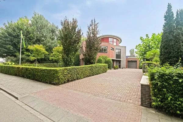 Vrijstaande woning te koop: A.J. Knipmeijerlaan 1, Emmeloord