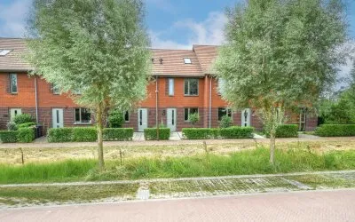 Tussenwoning te koop: A.J. van der Wielstraat 124, Buitengebied Barneveld Barneveld