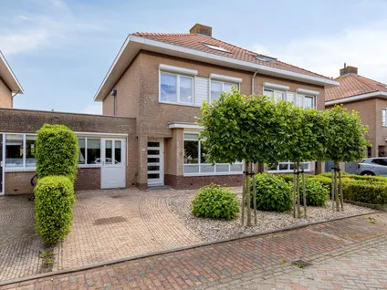 Tussenwoning te koop: A.M. de Jongstraat 18, Sommelsdijk westplaat Sommelsdijk