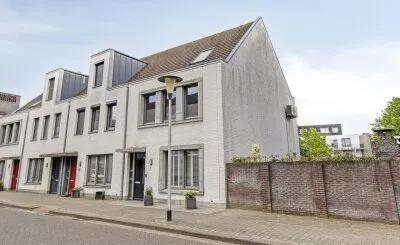 Hoekwoning te koop: A.M. Frenkenstraat 8, Heipoort Helmond