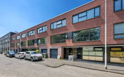 Tussenwoning te koop: A. Noordewier-Reddingiuslaan 89, Prinsenland Rotterdam