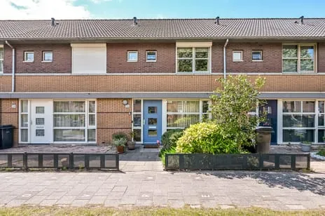 Tussenwoning te koop: A. Roland Holststraat 32, Literatuurwijk Noordwest Almere
