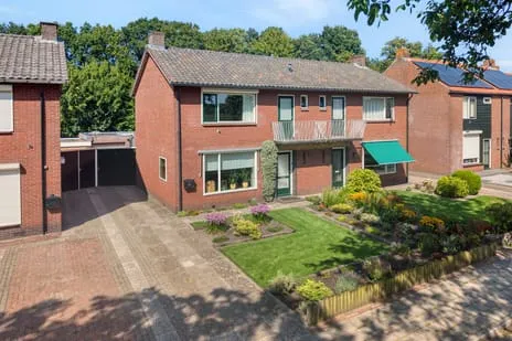 Twee-onder-één-kap te koop: A T L Hasselbachweg 27, Dorp Haarle Haarle (Gem. Hellendoorn)