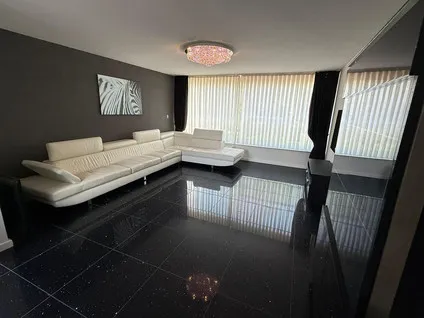 Tussenwoning te koop: A. Noordewier-Reddingiuslaan 193, Rotterdam