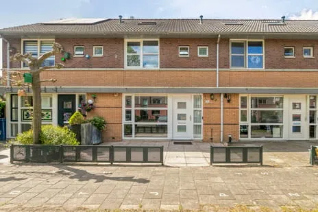 Tussenwoning te koop: A. Roland Holststraat 22, Literatuurwijk Noordwest Almere