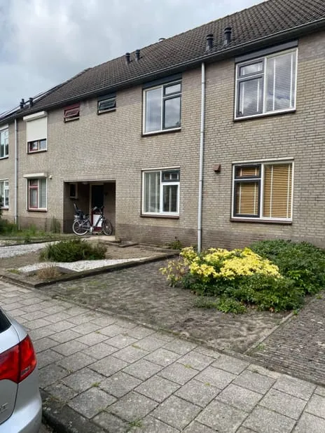 Tussenwoning te koop: A.B. van Lieshoutlaan 93, Besoyen Waalwijk