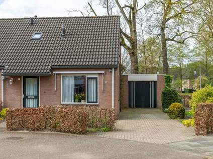 Hoekwoning te koop: A.C.W. Staringhof 17, Kesteren Kesteren