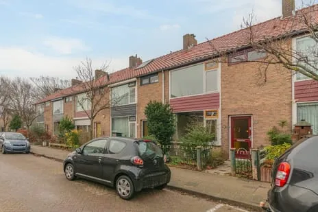 Tussenwoning te koop: A.J. van Reststraat 10, Poeldijk Noord Poeldijk
