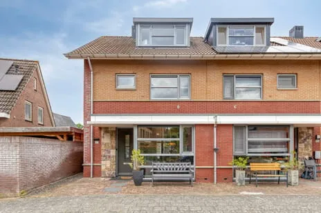 Hoekwoning te koop: Aagje Dekenlaan 57, Bovenkerk Amstelveen