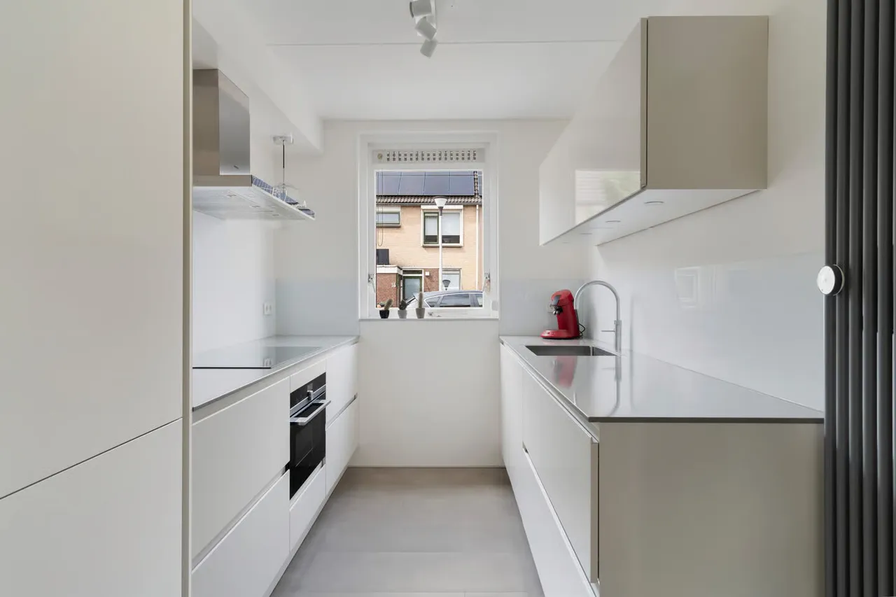 Tussenwoning te koop: Aagje Dekenstraat 16, Pijnacker