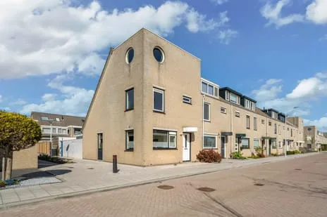 Hoekwoning te koop: Aagje Dekenstraat 17, Westerwatering Noord Zaandam