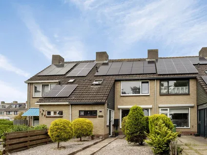 Tussenwoning te koop: Aak 189, Schepenwijk Wieringerwerf