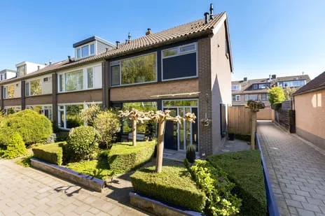 Hoekwoning te koop: Aalberse-lanen 74, Staatsliedenkwartier Woerden