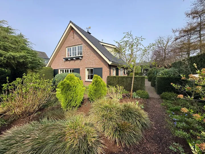 Vrijstaande woning te koop: Aalberselaan 2, Zuidereng Huizen