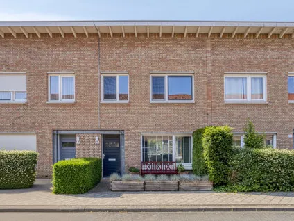 Tussenwoning te koop: Aalmoezenier Verheggenstraat 16, Heugemerveld Maastricht