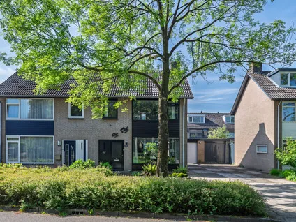 Twee-onder-één-kap te koop: Aalsburg 2915, Aalsburg Wijchen