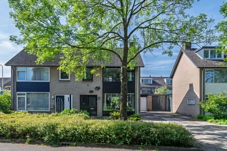 Twee-onder-één-kap te koop: Aalsburg 2915, Aalsburg Wijchen