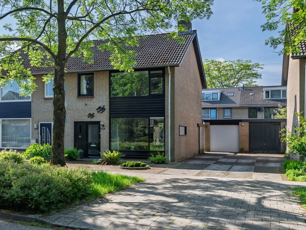 Twee-onder-één-kap te koop: Aalsburg 2915, Wijchen