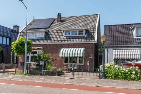 Twee-onder-één-kap te koop: Aalsmeerderdijk 428, Aalsmeerderbrug Aalsmeerderbrug