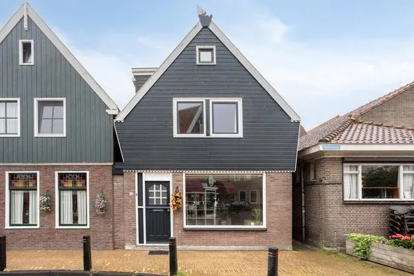 Corner house for sale: Aalstraat 21, Volendam-Oude kom Volendam