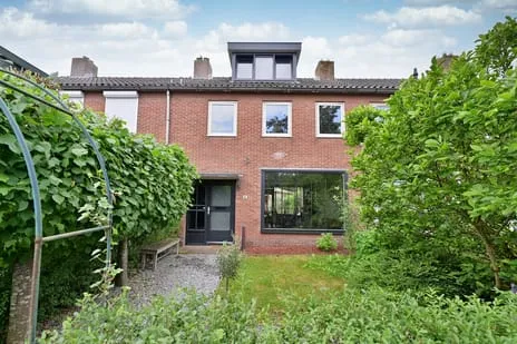 Tussenwoning te koop: Aaltje Noordewierlaan 8, Ooster Eng-Zuid Bussum