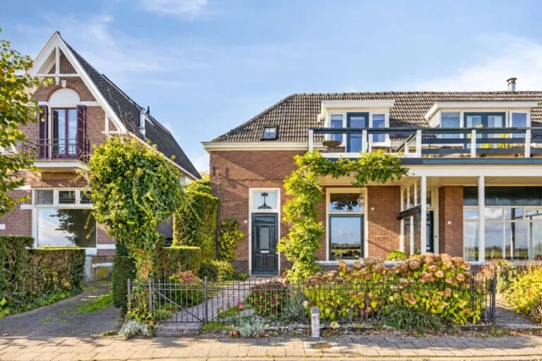 Hoekwoning te koop: Aan 't Veer 3A, Dieren