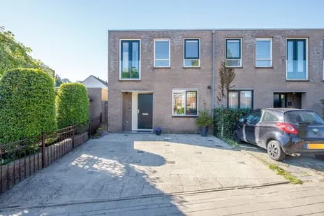 Corner house for sale: Aan de Dwarssloot 15, Ammerstol Ammerstol