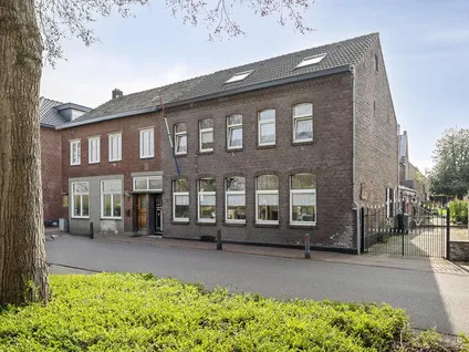 Tussenwoning te koop: Aan het Broek 49, Broeksittard Sittard