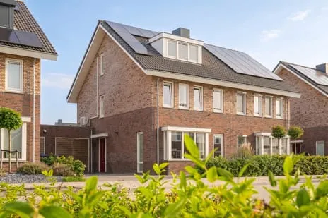 Tussenwoning te koop: Aardbeivlinder 133, Passewaaij-Zuid-Oost Tiel