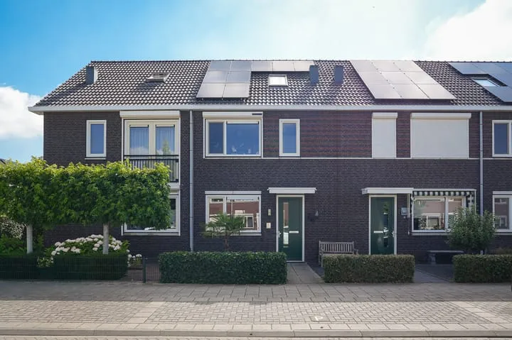 Terraced house for sale: Aardbeivlinder 43, Passewaaij-Zuid-Oost Tiel