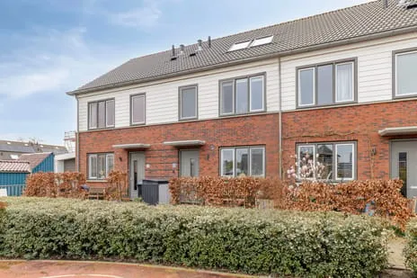 Tussenwoning te koop: Aardpeer 9, Roelofarendsveen Roelofarendsveen
