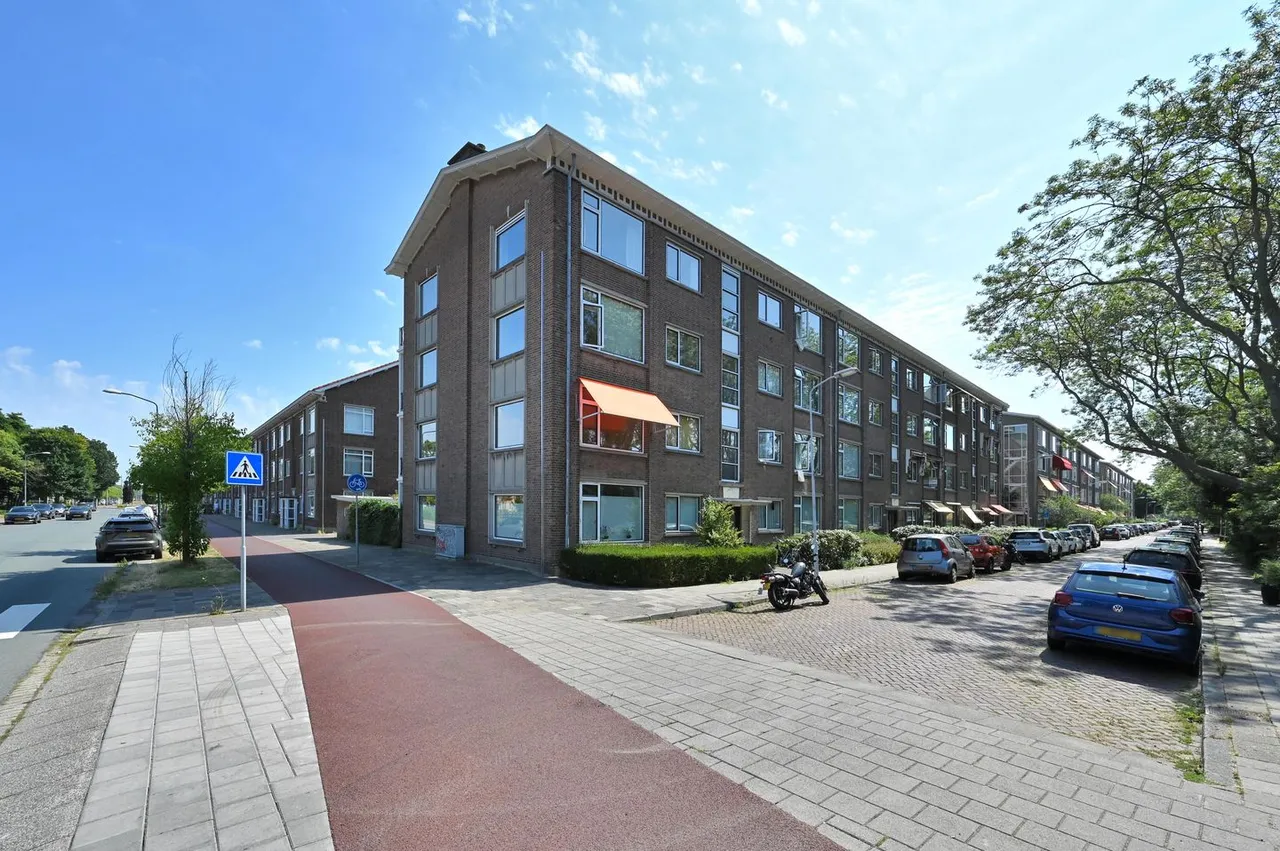 Appartement te koop: Aart van der Leeuwkade 123, Voorburg