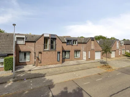 Tussenwoning te koop: Aartshertogenstraat 86, Wittevrouwenveld Maastricht