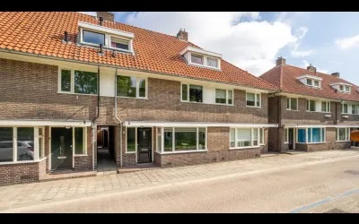 Terraced house for sale: Aastraat 14, Rohof en omgeving Almelo