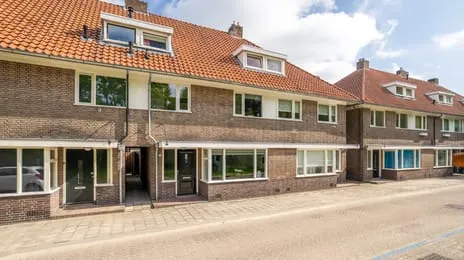 Tussenwoning te koop: Aastraat 14, Rohof en omgeving Almelo