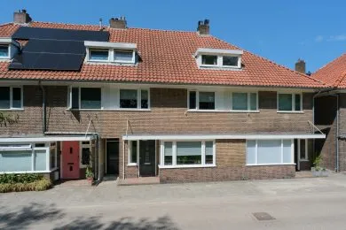 Tussenwoning te koop: Aastraat 6, Rohof en omgeving Almelo