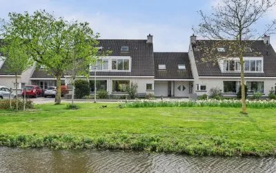Tussenwoning te koop: Abdij 20, Klarinetsingel en omgeving Zwijndrecht