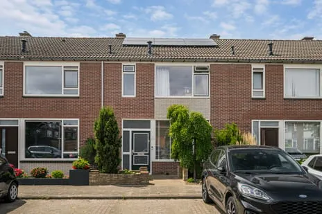 Terraced house for sale: Abeelstraat 32, Oudeland 'S-Gravenzande