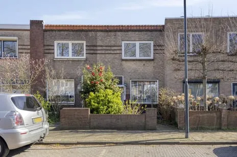 Tussenwoning te koop: Abeelstraat 85, Breda