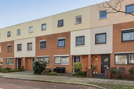 Tussenwoning te koop: Abel Tasmanstraat 28, Dordrecht