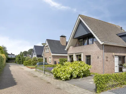 Twee-onder-één-kap te koop: Abraham Bloemaerthoek 9, Schildersbuurt Oosterhout