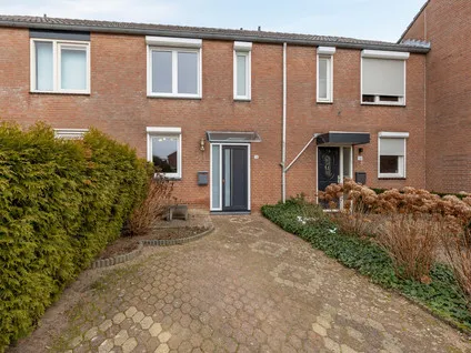 Tussenwoning te koop: Abraham Kuyperstraat 14, Overhoven Sittard